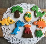 PLASTIKOWE FOREMKI WYKRAWACZE CIASTEK 8 szt dinozaury